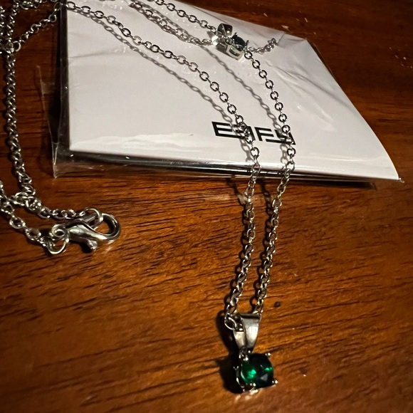 Jewelry - Silver Necklace with Green Pendant